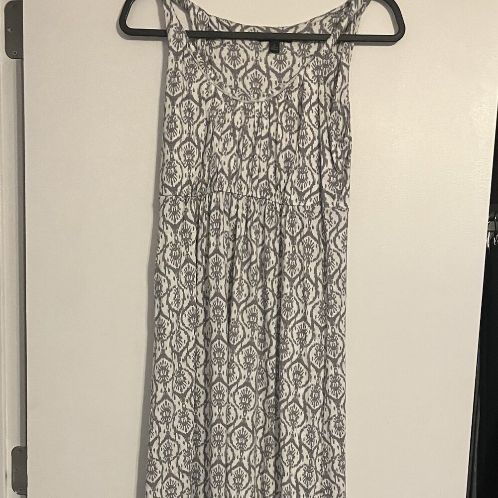 Banana Republic Size S Gray/White Sleeveless Dress - like new